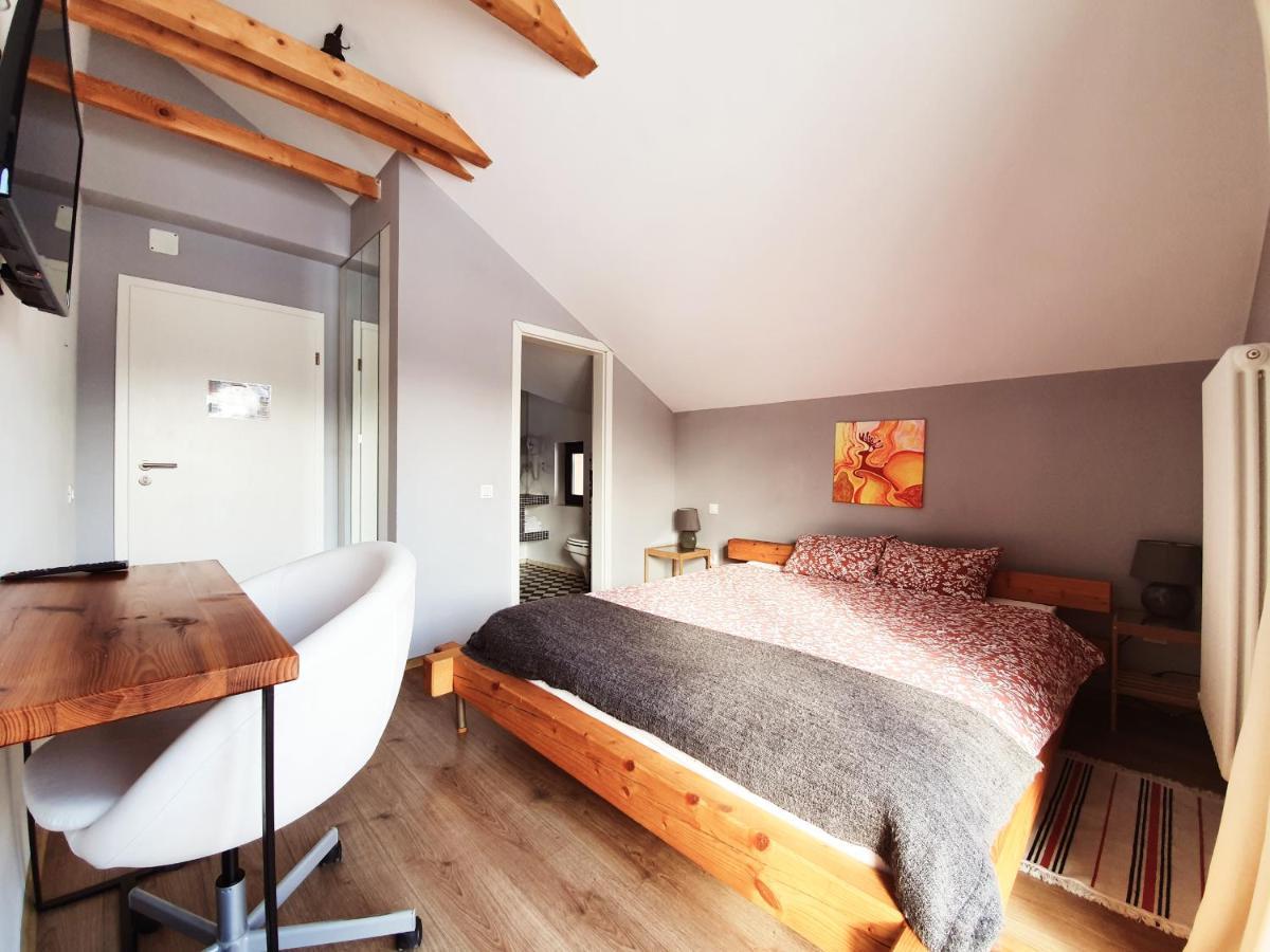Villa Swiss Sacele Exterior photo